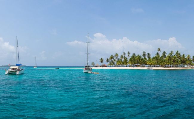Islas de San Blas - Veleros y Catamaranes