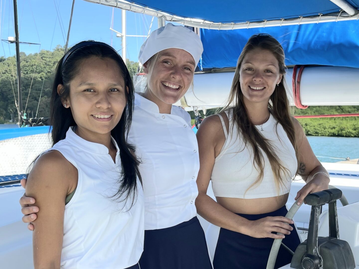 Stewardess Diana, Chef Raphaelle, Captain Alexia