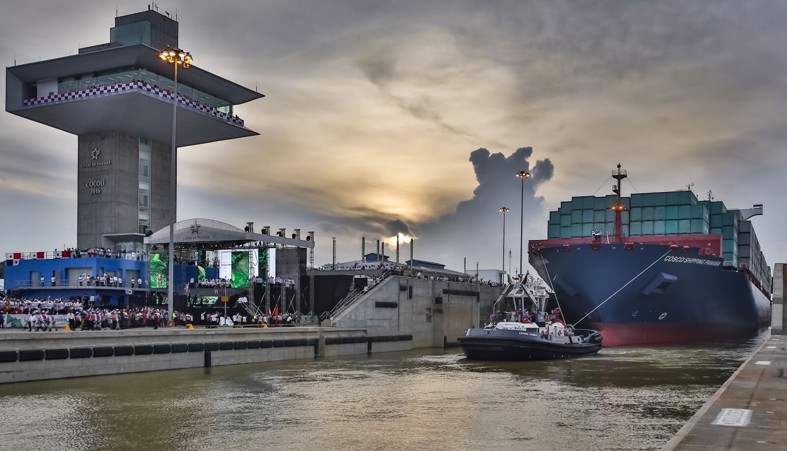 Large Cocolí Locks, Panama Canal, Province of Panama