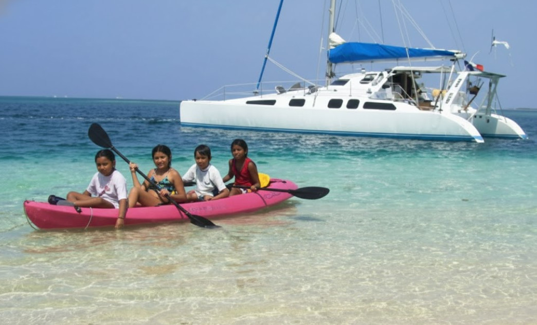 enfants surfeurs